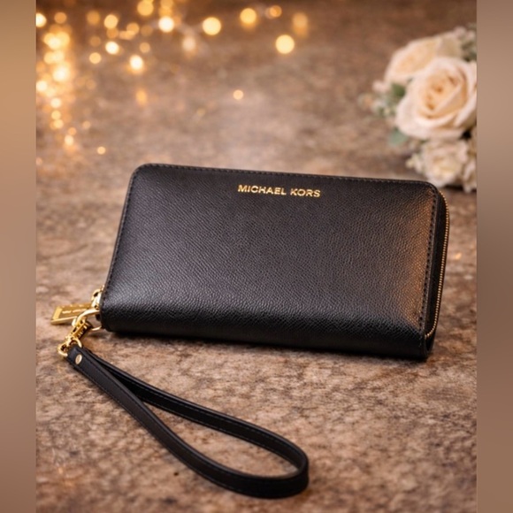 Michael Kors Handbags - Michael Kors Black Leather Smartphone Wristlet